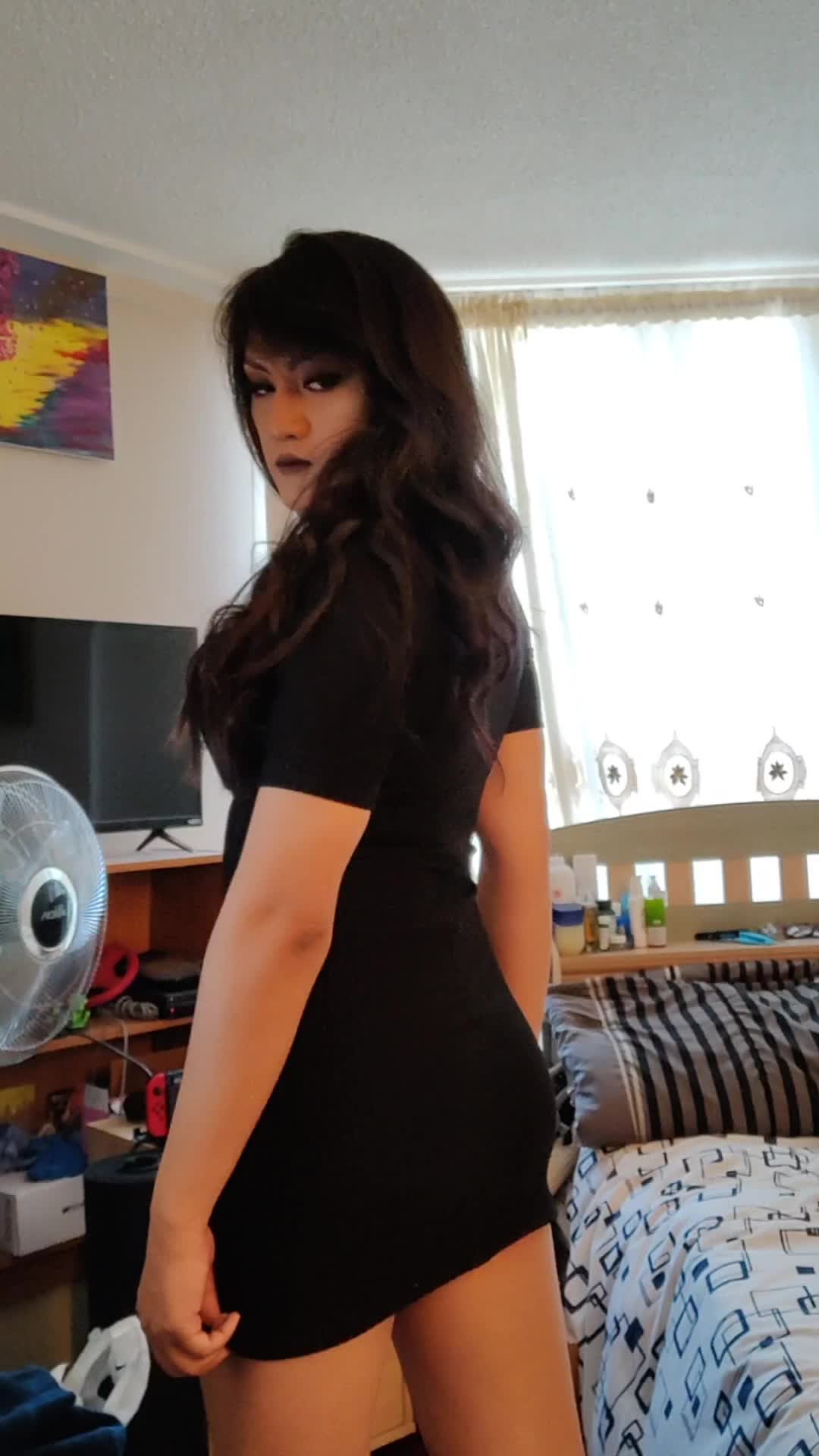 Start your week right! Suck a girl dick. 😉