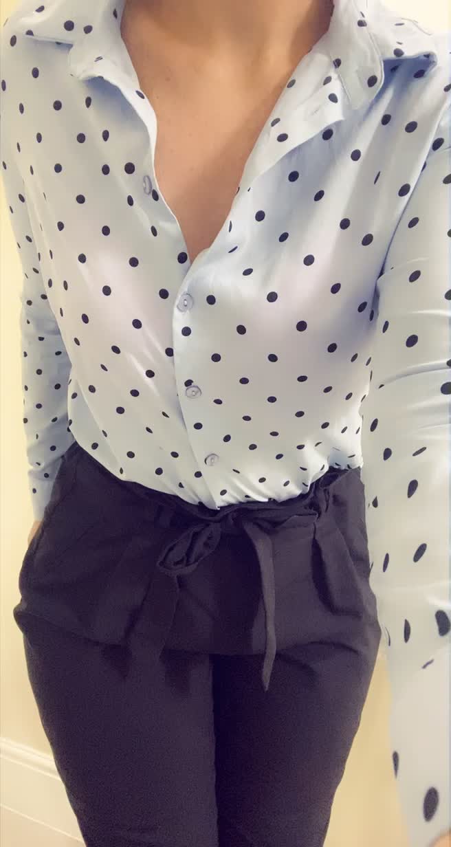 Would you guess I was wearing this colour underneath?