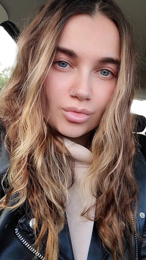 I think the guys who drove past definitely enjoyed the view😅