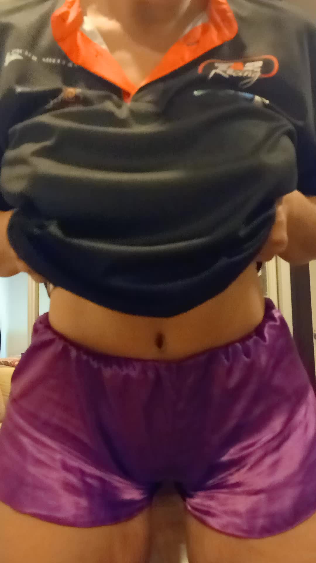 Can i bounce my boobs in here?