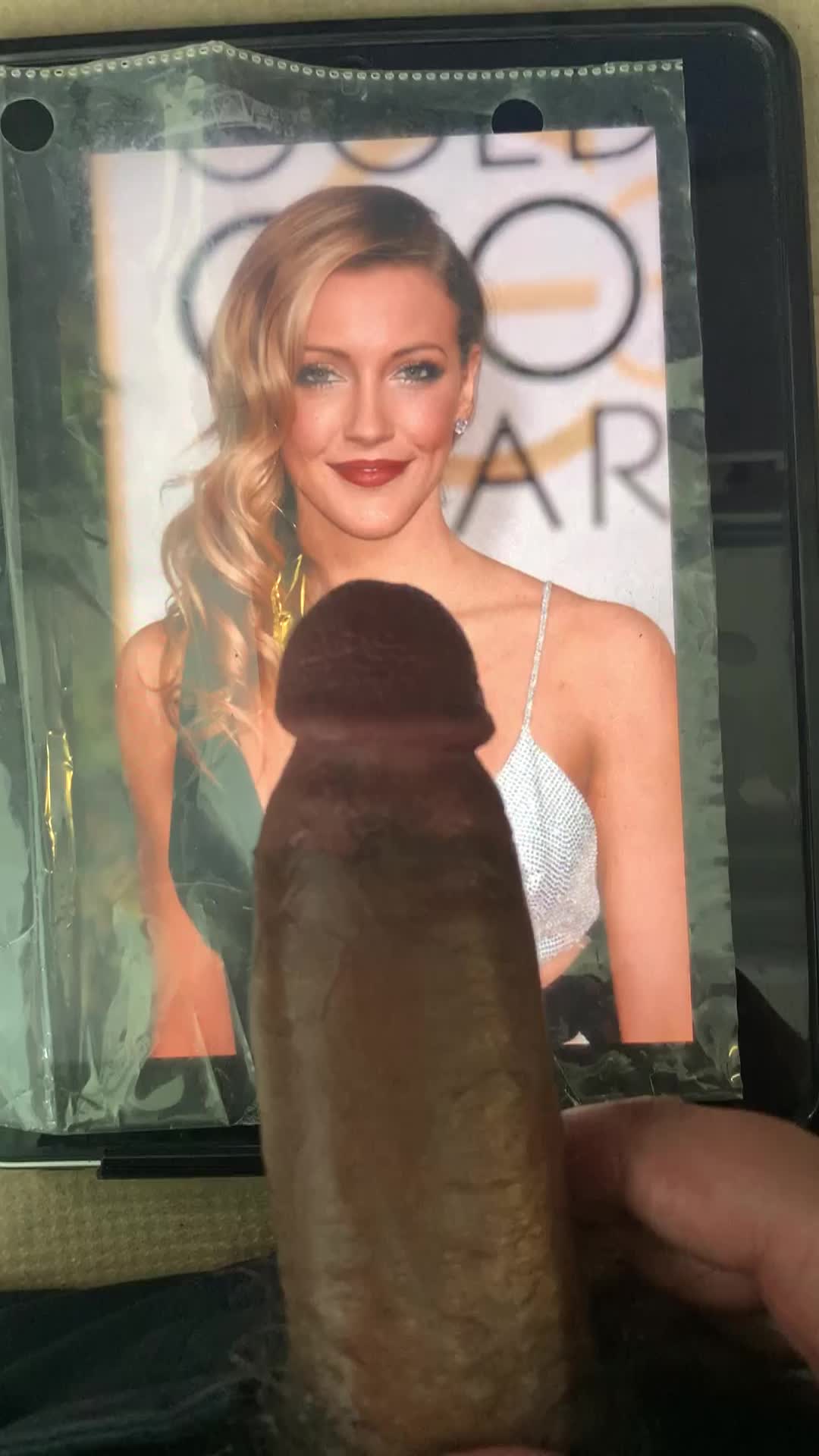 Katie Cassidy making my black canary sing!