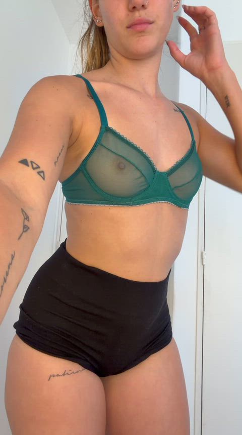 i think these shorts dont let you see how big it is