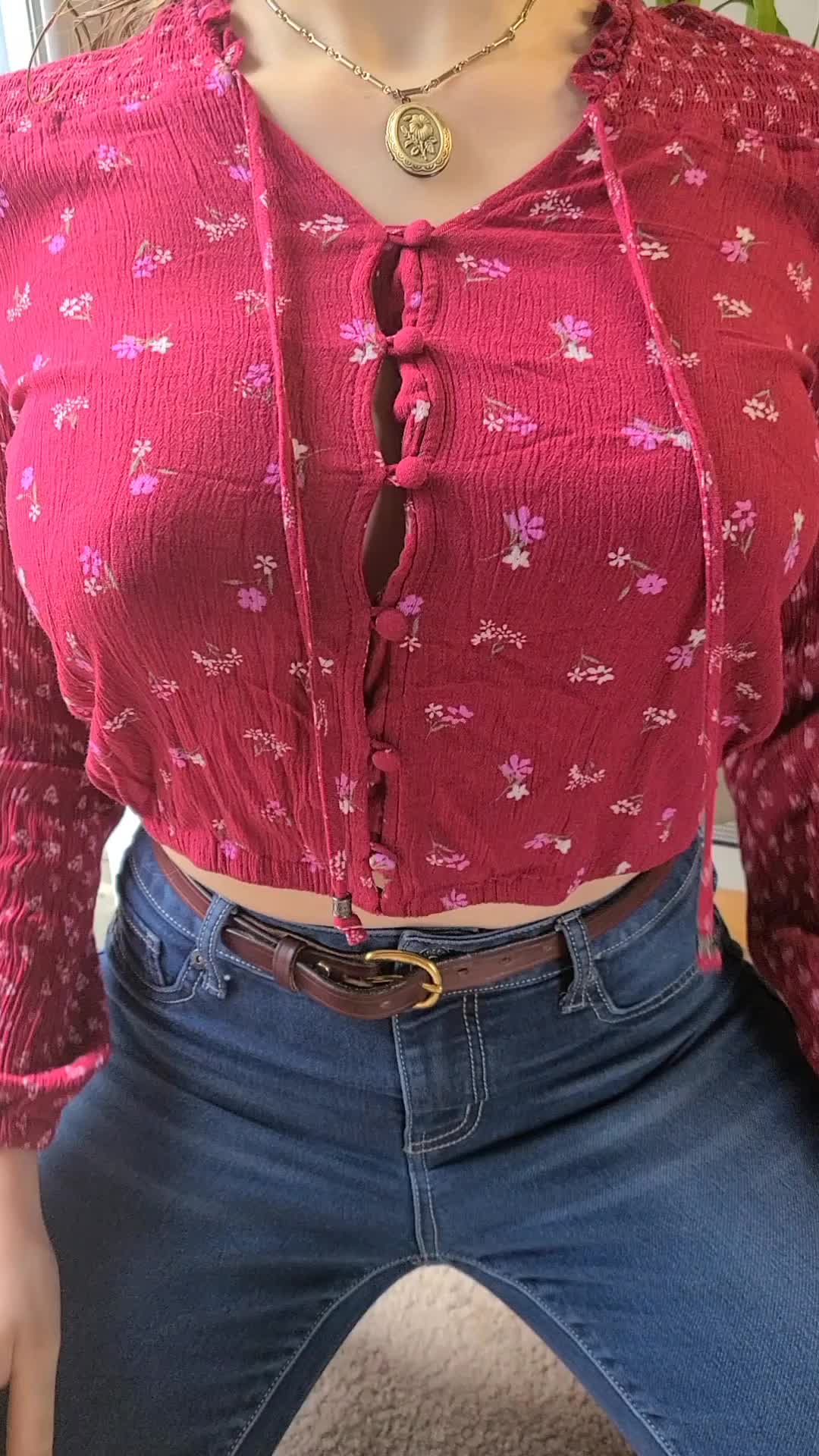 let me be your early Christmas gift 🎁? 18f