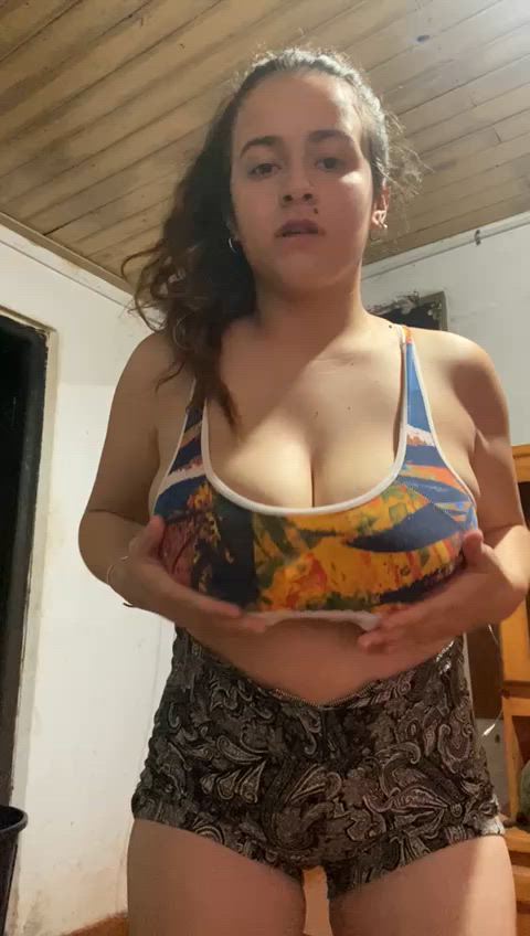 My tits are so jiggly. Perfect for playing with.