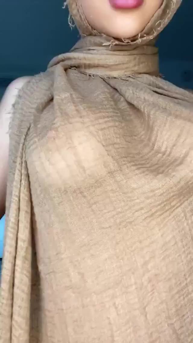 ANY LOVE FOR AN ARAB GIRL ?