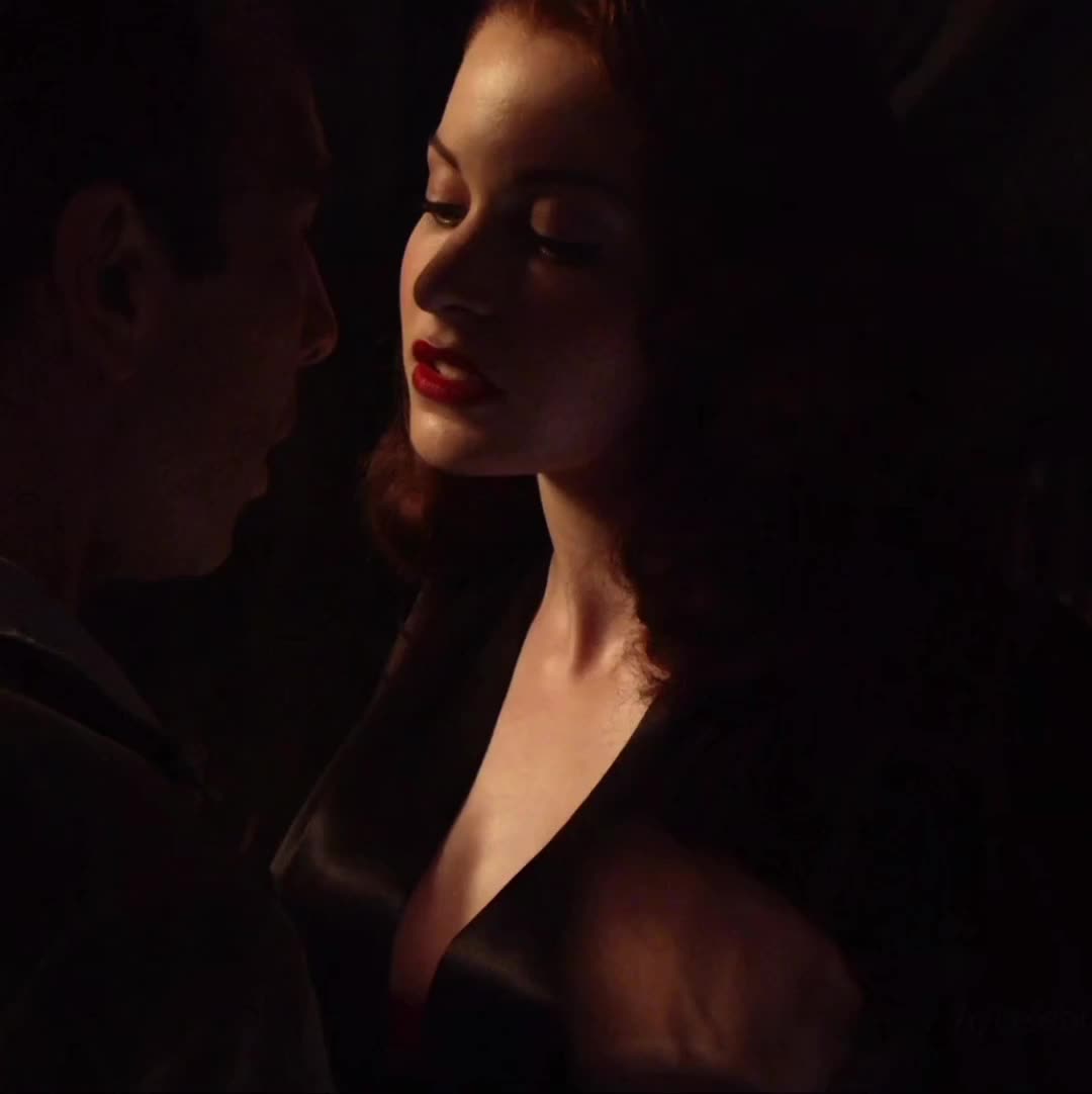 Esmé Bianco Artistic Plot In Chemical Wedding