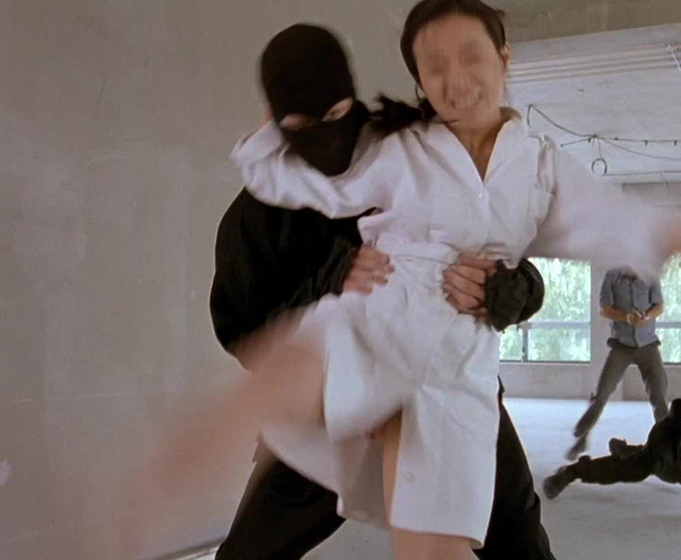 Tsuyu Shimizu high kick plot in Taxi 2