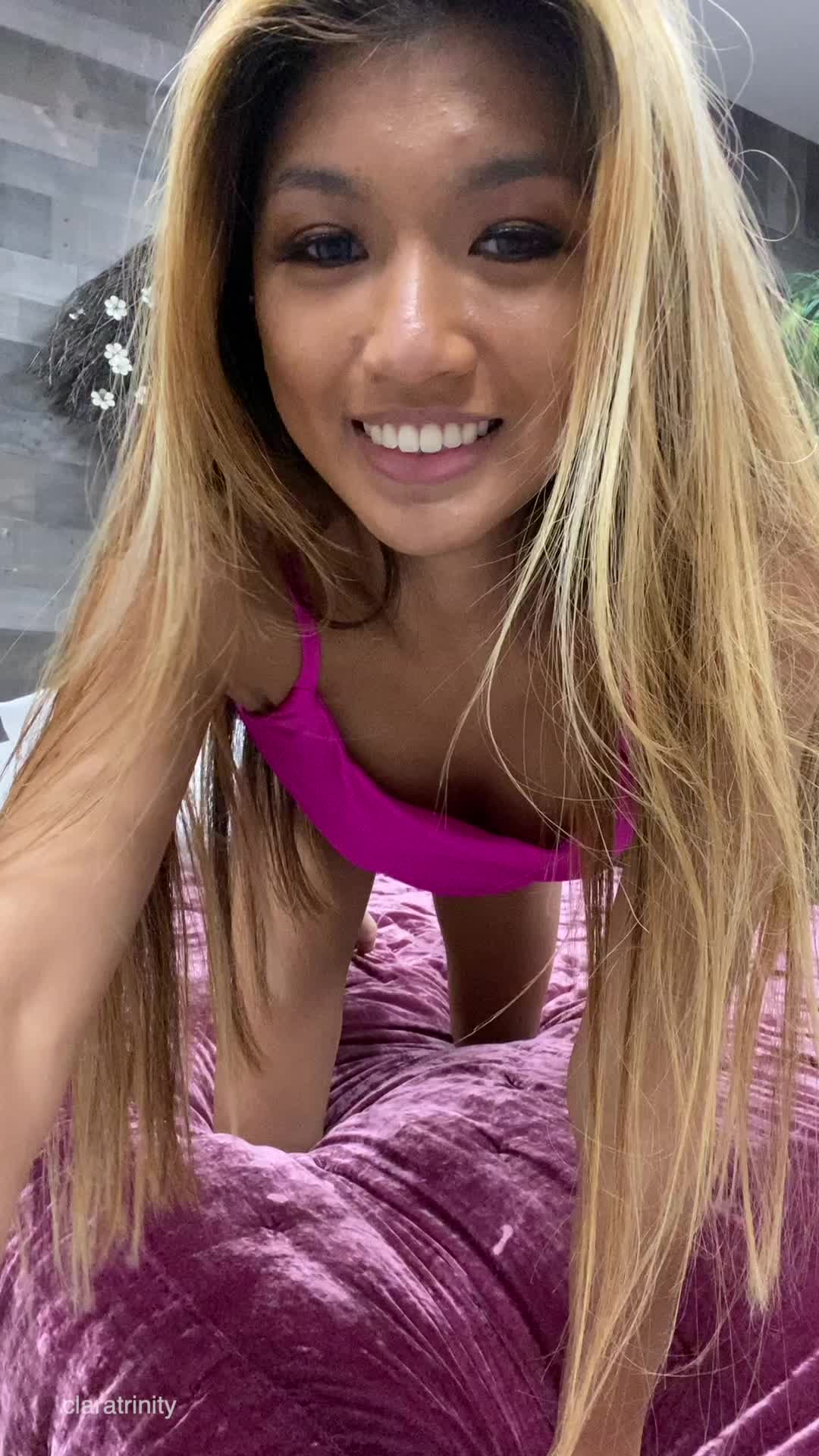 I'm 18yo Clara Trinity stripping it off for you!