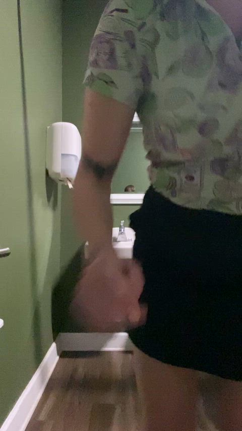 Do you like when I sneak to the bathroom while working? 🥵😈