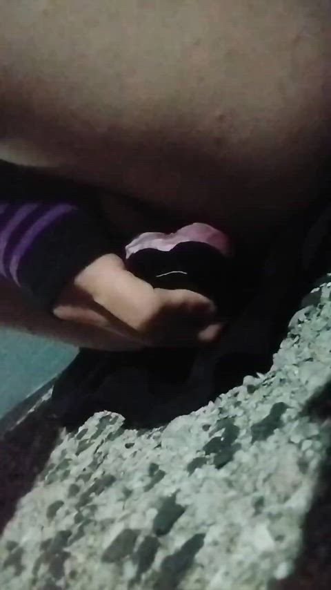 Having fun with my small andaro from neotori, outside late at night :3