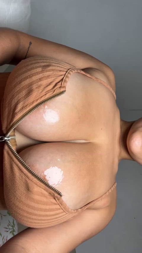 Boobies shake from the side hits different.