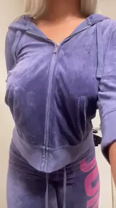 She really looks like Doja but better