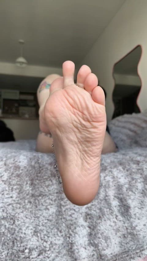 My feet don’t walk, they rule.