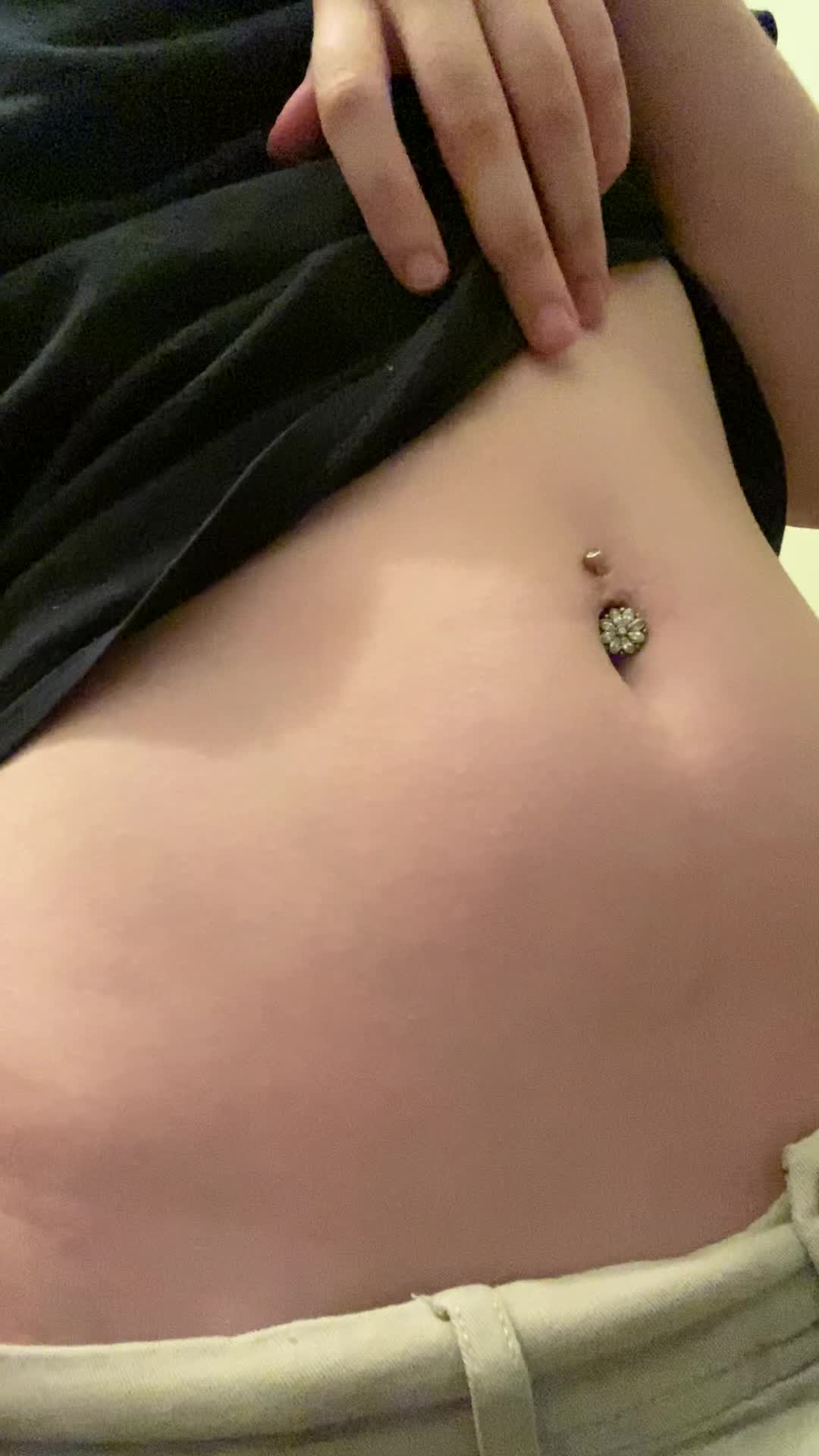 Toned tummy and perky tits. 🙈