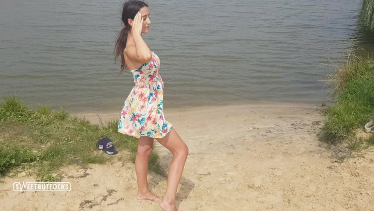 Strip by the river 🤣