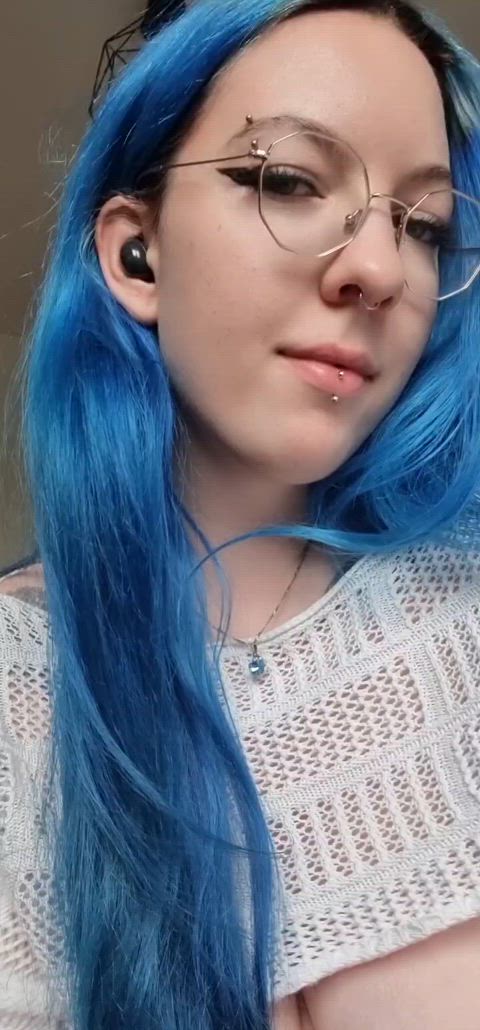 dont get lost in my eyes. or tits