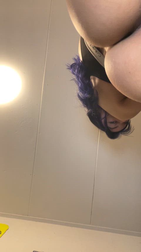 Sending nudes to every guy that upvts (my auto reply is on) just say yeah