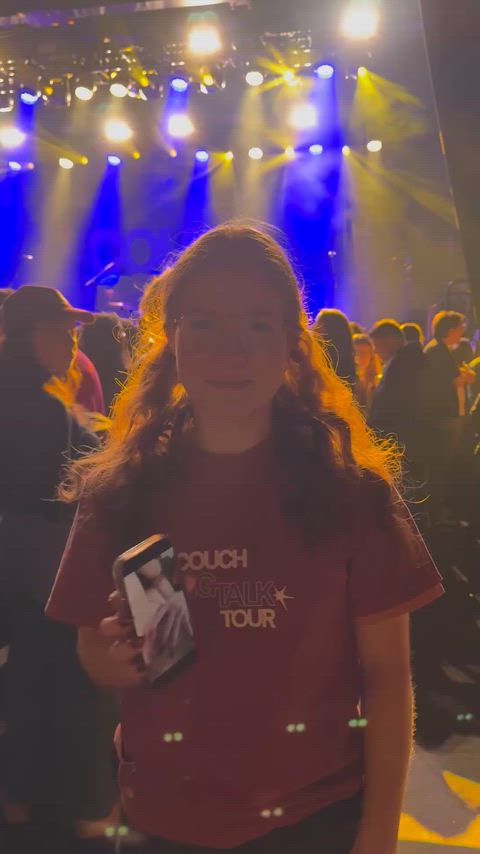 A lil shy at this packed concert 😅