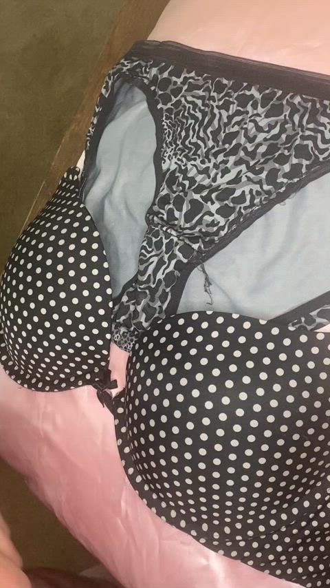Cum on 32 B Polkadot Victoria Secret Bra