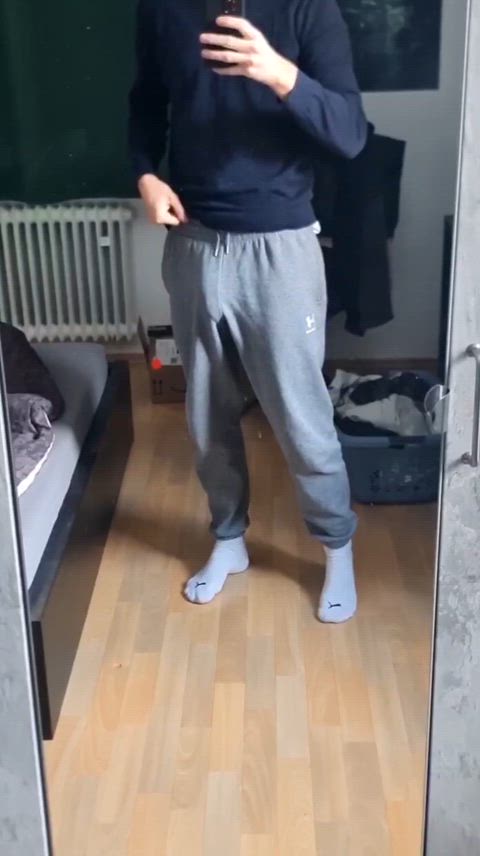 Watch me grow from semi to fully hard in seconds (28)