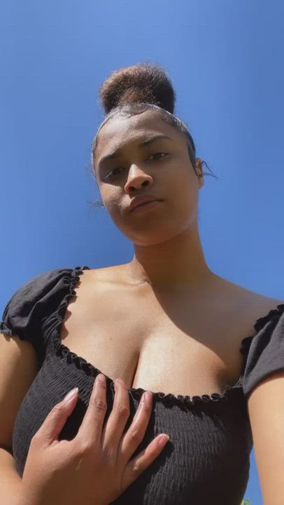 on a picnic date but I’m wondering if i should’ve worn a bra