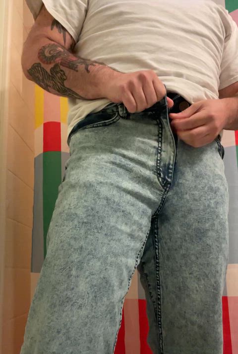 Hairy FTM and plant enthusiast - lover of toys, vibrators, and playing with my ass. thumbnail