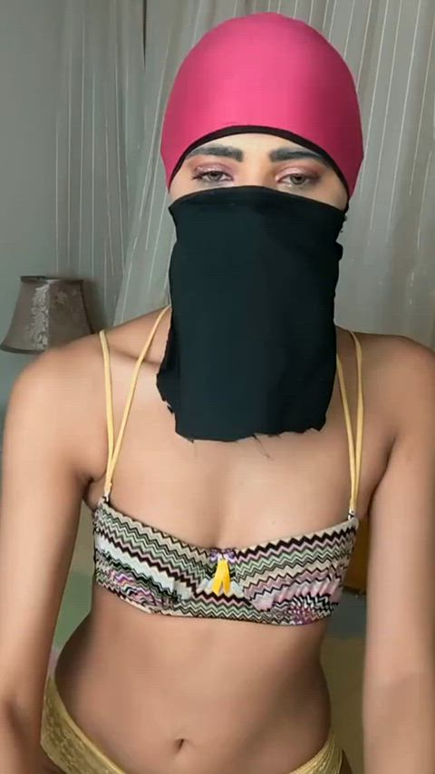 Do you like to eat freshly shaved pussy [F]