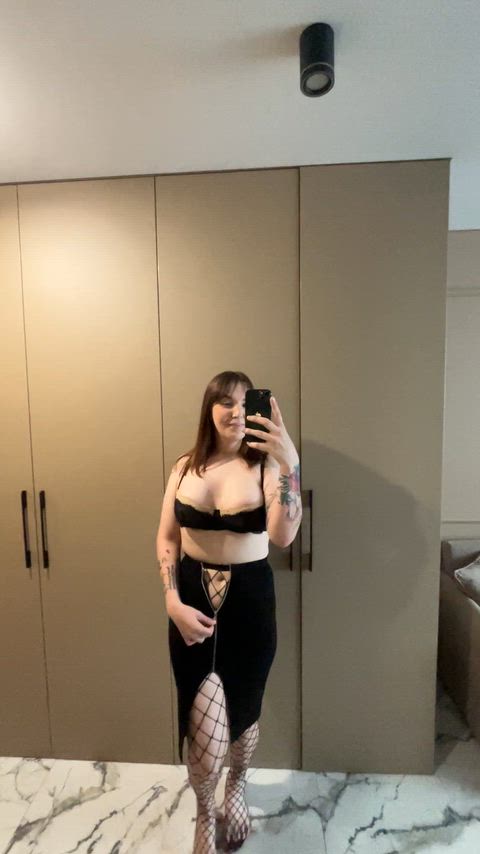 Eyes on me already 👀💦 I wonder who’s enjoying the view
