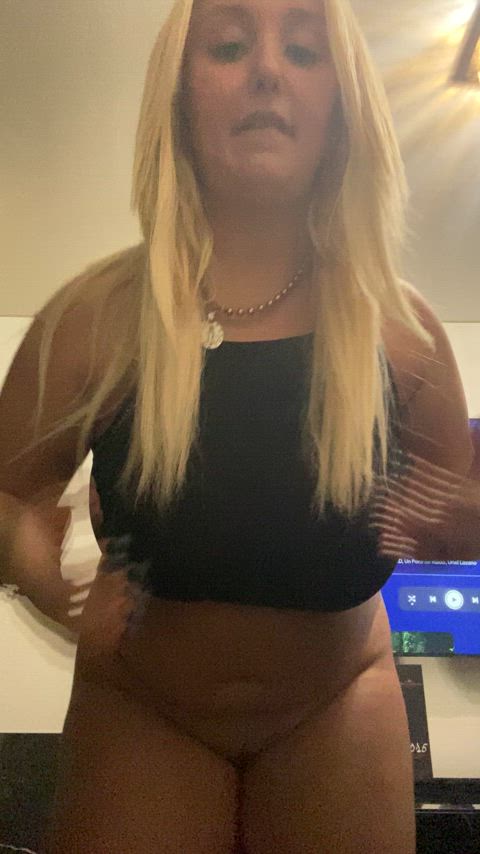 pls fuck a fat girl with big titties