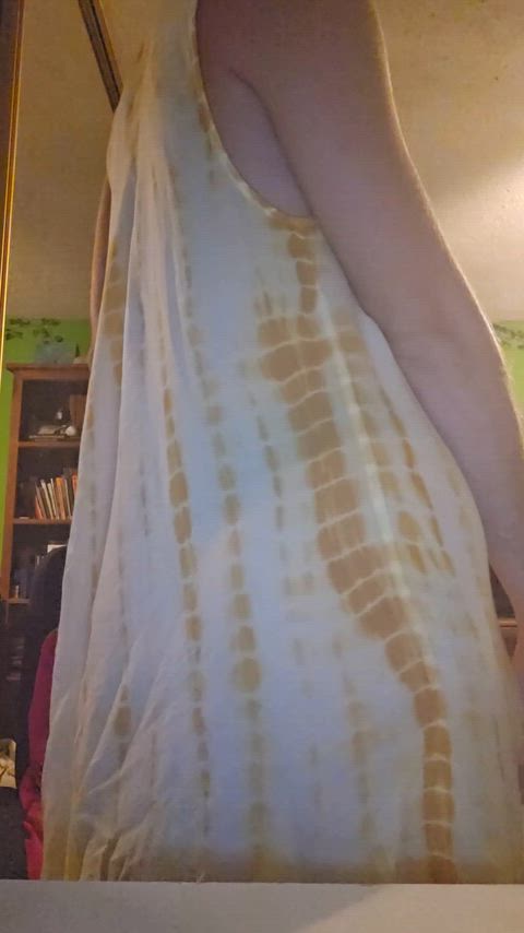 Taking a break from work to show off my booty 🍑✨