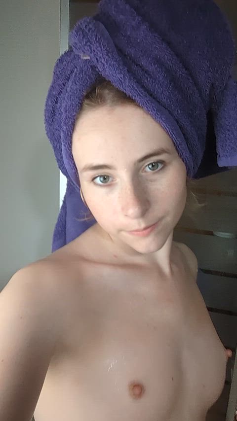 18f My pale body glows like the vampires in Twilight
