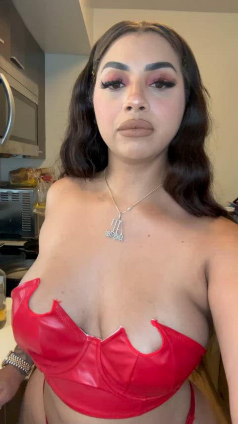 come hold em for me ☺️