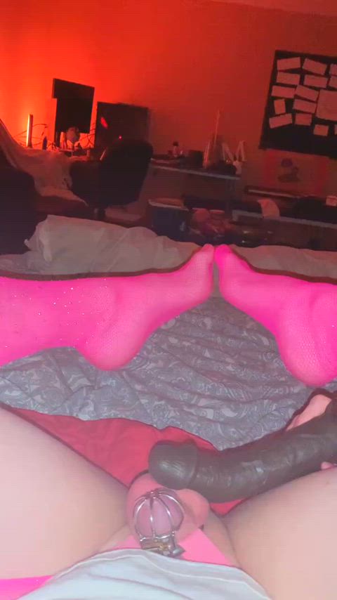 Learning to keep my legs out of the way from protecting them 😇. Come hold them apart? 🥹 #loser