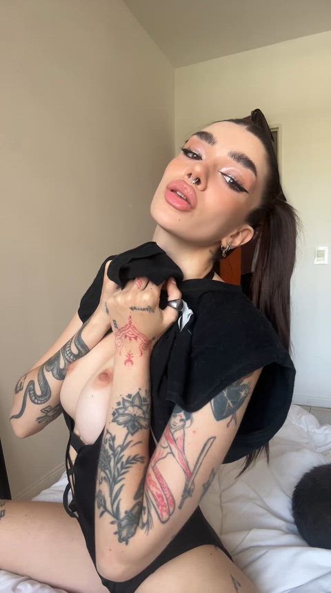 Write Hi and UPVTE get my RAW NUDES (INSTANTLY) 69 guys only!