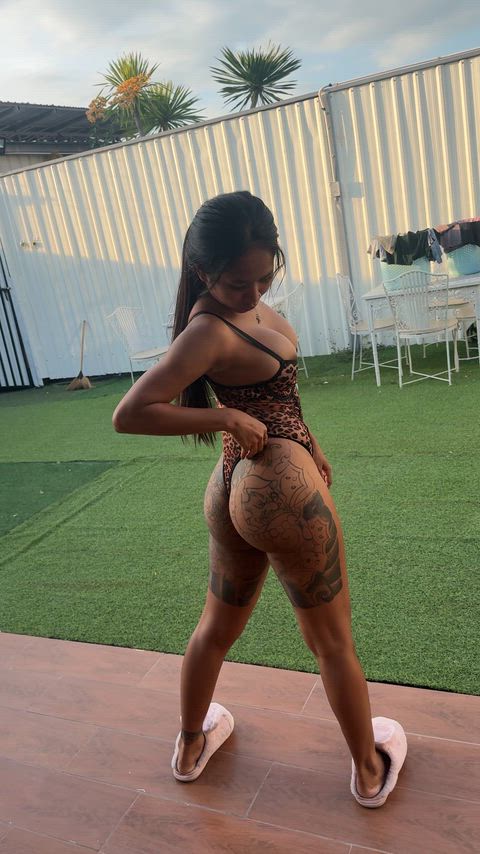 I'd give you a quick peek at my tits if we were neighbors.