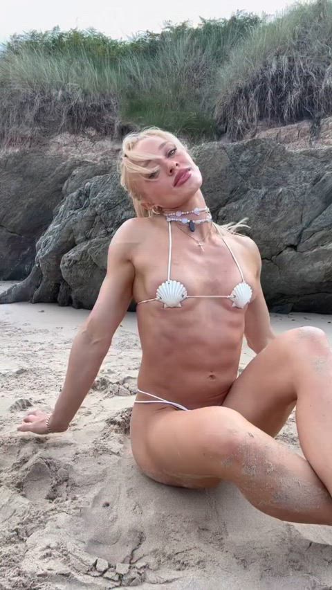 Jessica Gresty [gif]