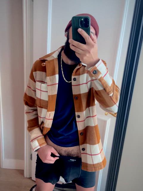 Need a bro to make me cum today.