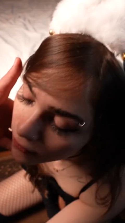 would u mind a bonny cock sucker gagging on ur dick?