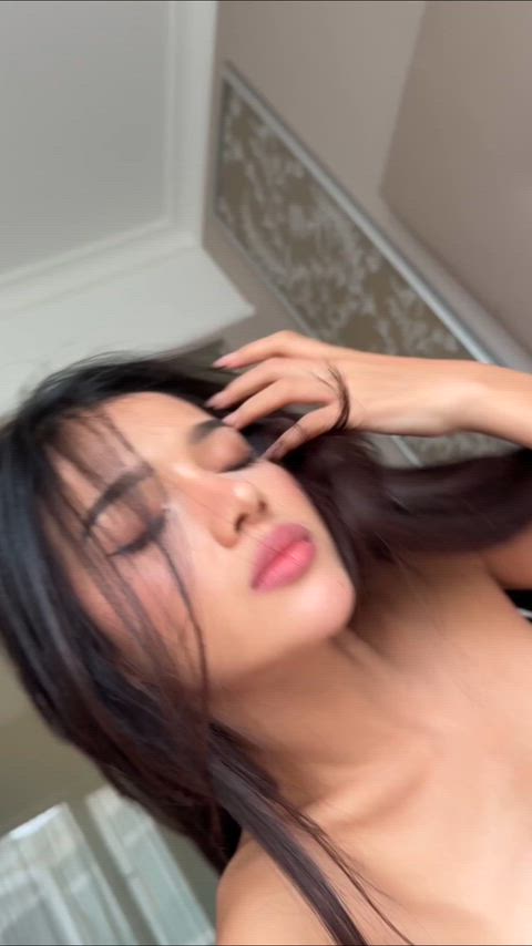 Gorgeous with a filthy edge