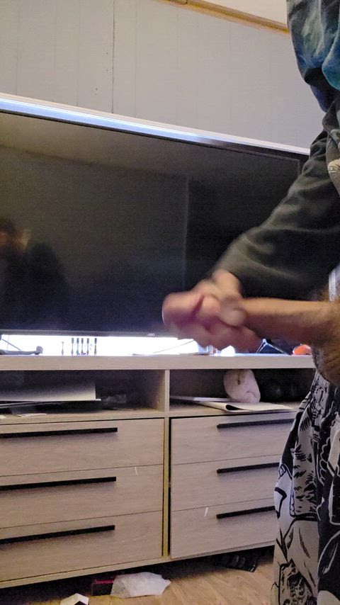 [30] Morning wood needed taken care of and I think its the best cumshot on here