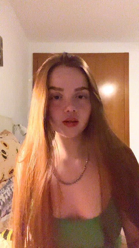 A green eyes redhead princess awaiting her prince… and his big sword