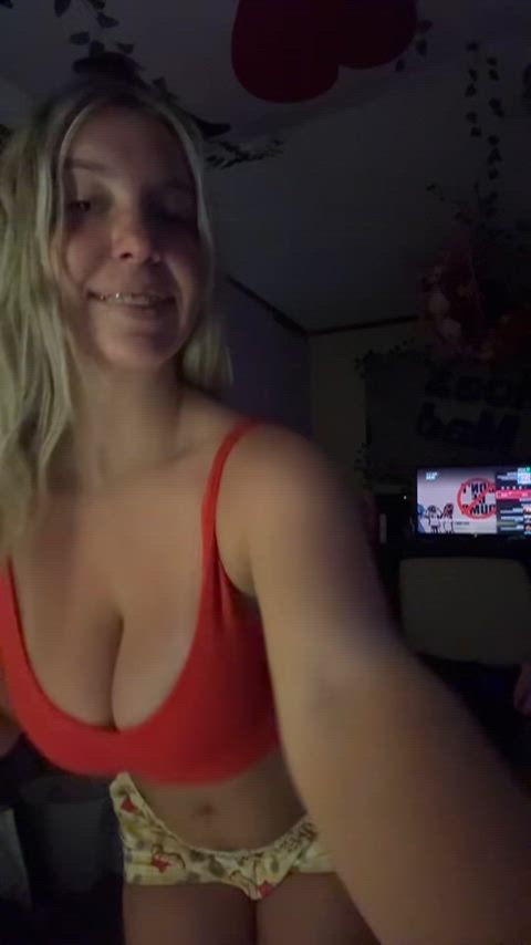 Big Tits Jiggle White Girl Porn GIF by giantballsack22