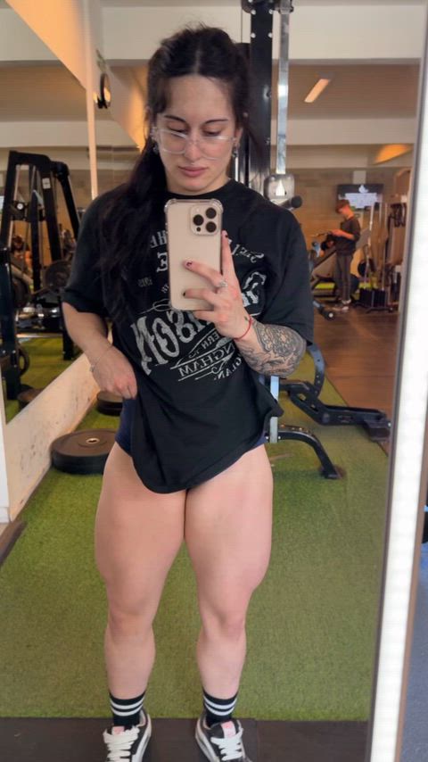Hi, I’m Emily,19, and gym lover 🏋️‍♀️. I love lifting weight but I’d rather lift your mood 😉 Let’s vibe on my exclusive page ❤️ thumbnail