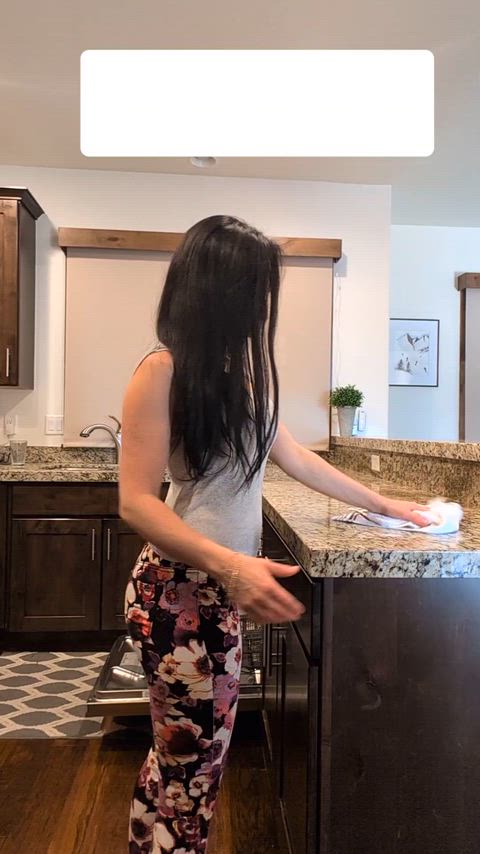 I am a housewife in my everyday life......and a total slut in the bedroom