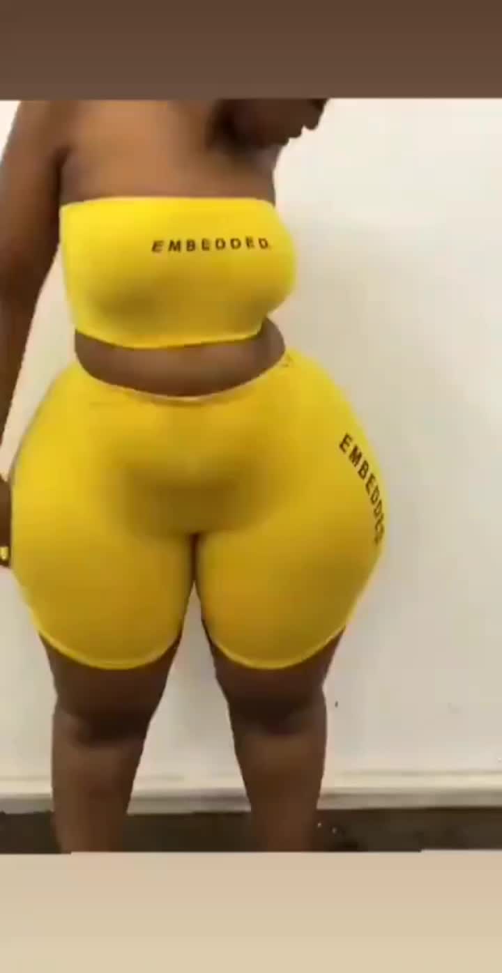 Ass so fat like the sun