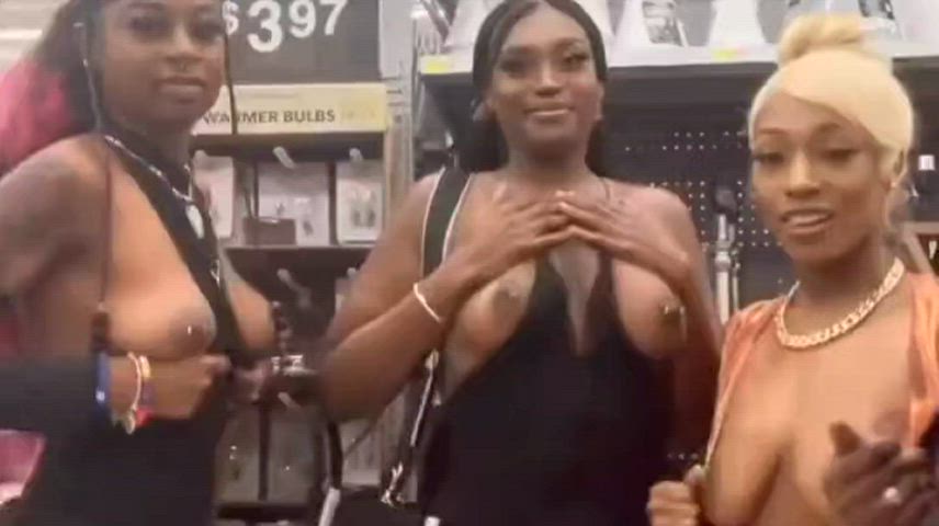 Amateur Big Tits Caught Ebony Exhibitionism Exhibitionist Natural Tits Public Voyeur r/CaughtPublic Porn GIF by populardick
