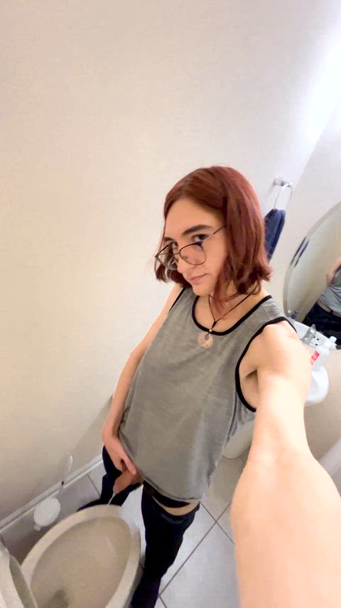 Early morning pee 🥱