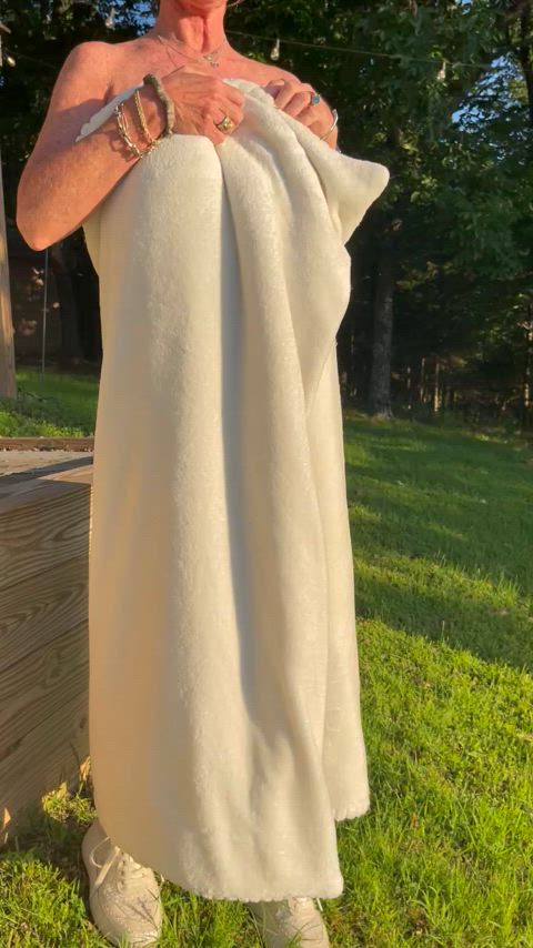 Nawty showing off to neighbors