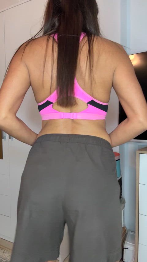 My fabulous ass is right in front  ur face