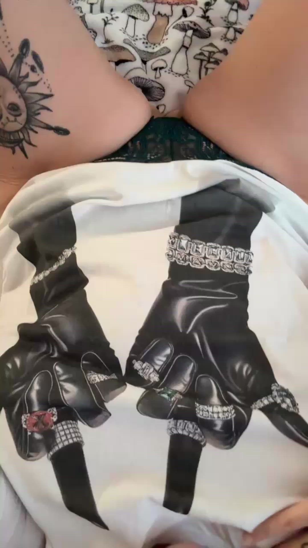 Between My Thighs Thursday 😈 Are you gonna slide?